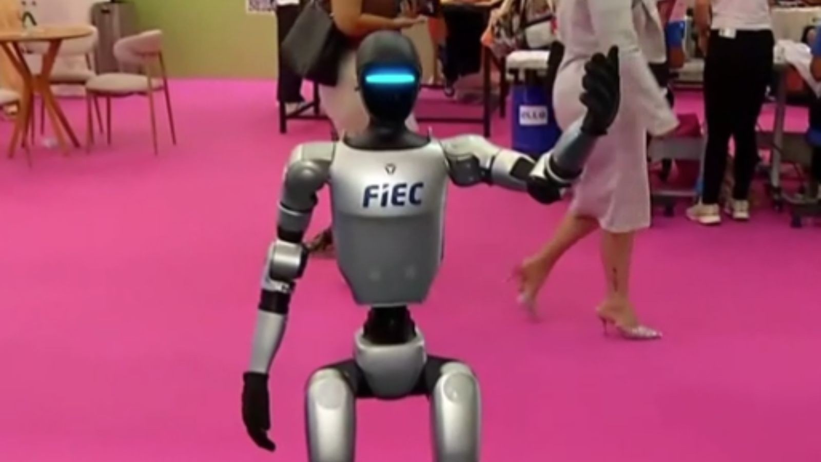 A Convergência Robótica em Fortaleza: Muito Além do 'Ei, Macho'