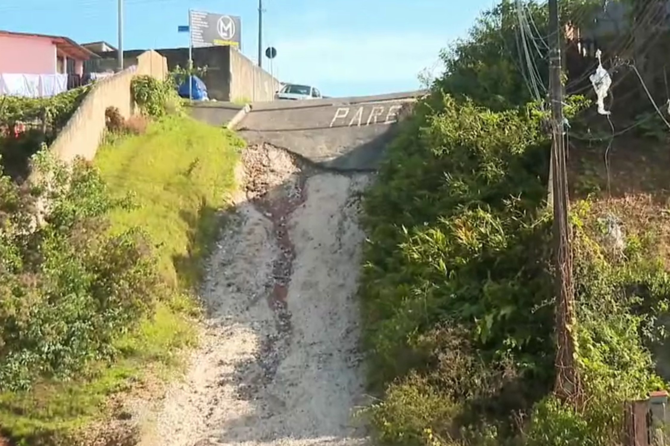 Burocracia e Risco: A Via "Paredão" de Almirante Tamandaré e o Dilema do Planejamento Urbano
