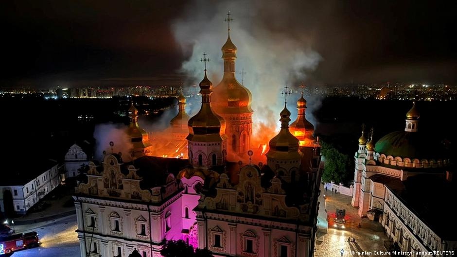 Ataque Russo Danifica Patrimônio UNESCO em Kyiv: O Preço da Guerra na Cultura Global