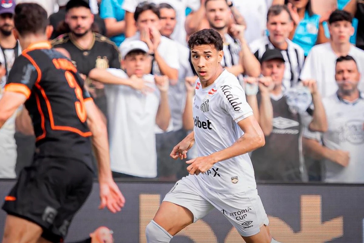 Clássico Empatado: Análise da Resiliência Santista e Eficácia Corinthiana em Jogo de Gols e Expulsão