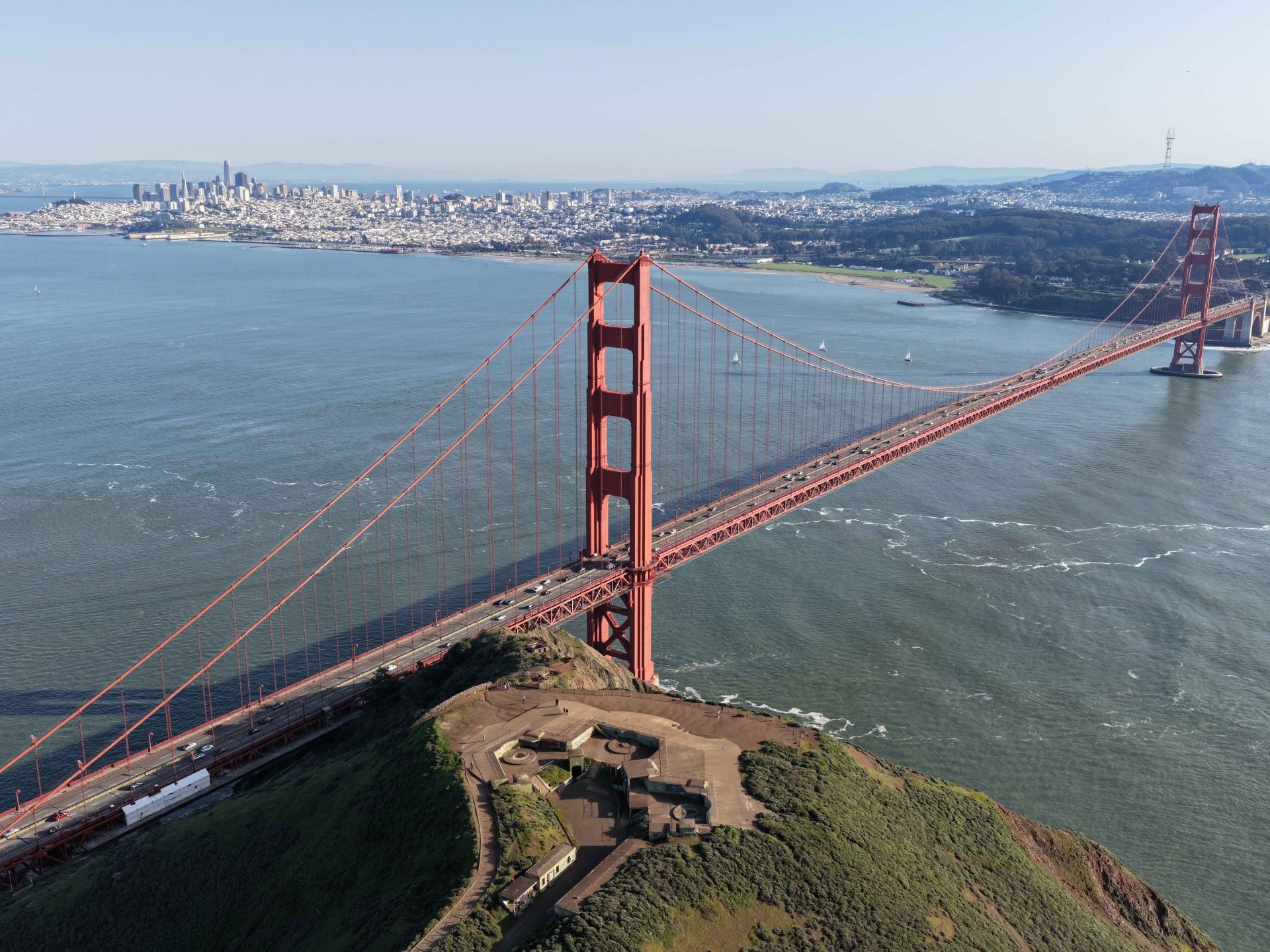 Ativistas Pró-Palestina Condenados por Bloqueio na Golden Gate: As Implicações para o Direito à Manifestação nos EUA