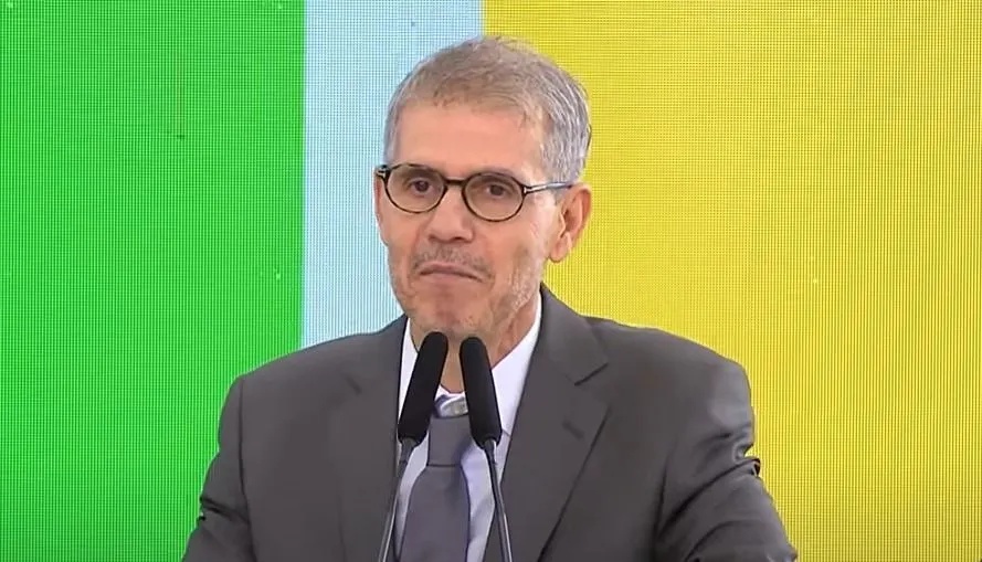 A Disputa Geopolítica pelo Pix: Entenda Por Que a Crítica Americana Redefine o Futuro dos Pagamentos Digitais no Brasil e no Mundo