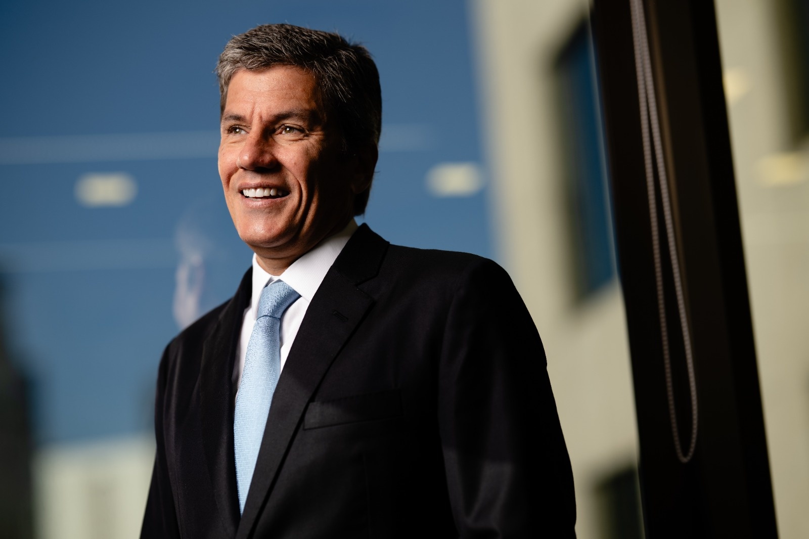 Simpar Reverte Prejuízo e Sinaliza Resiliência com Lucro Sólido em 2025