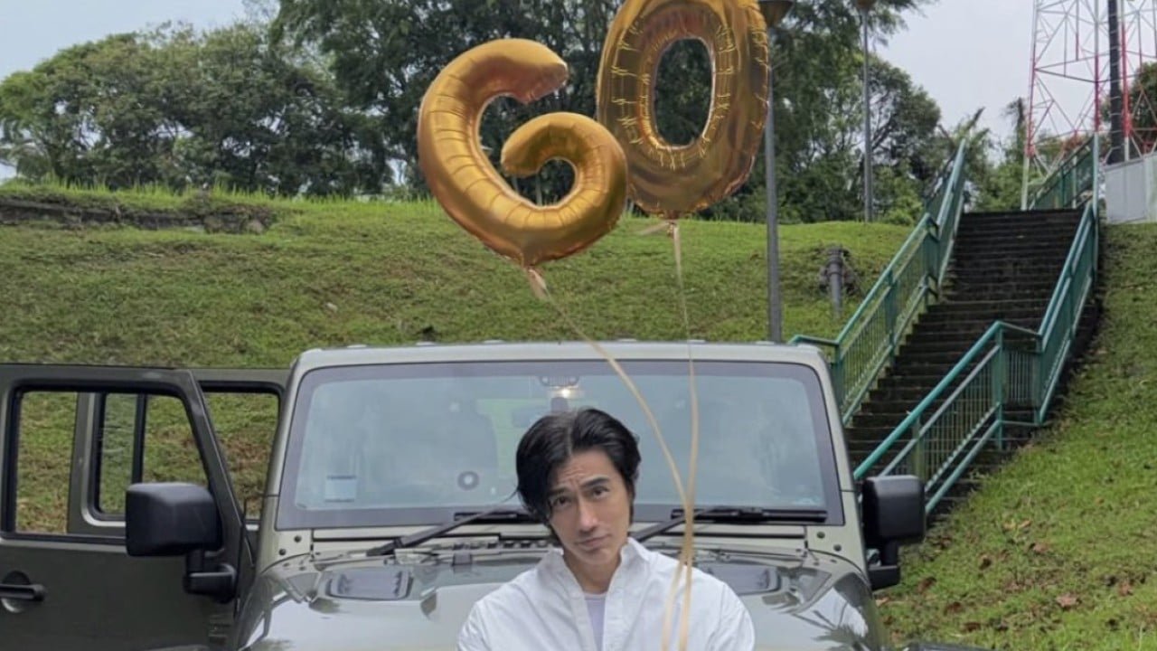 Fotógrafo Cingapuriano Chuando Tan Completa 60 Anos e Choca Fãs com Aparência Jovem