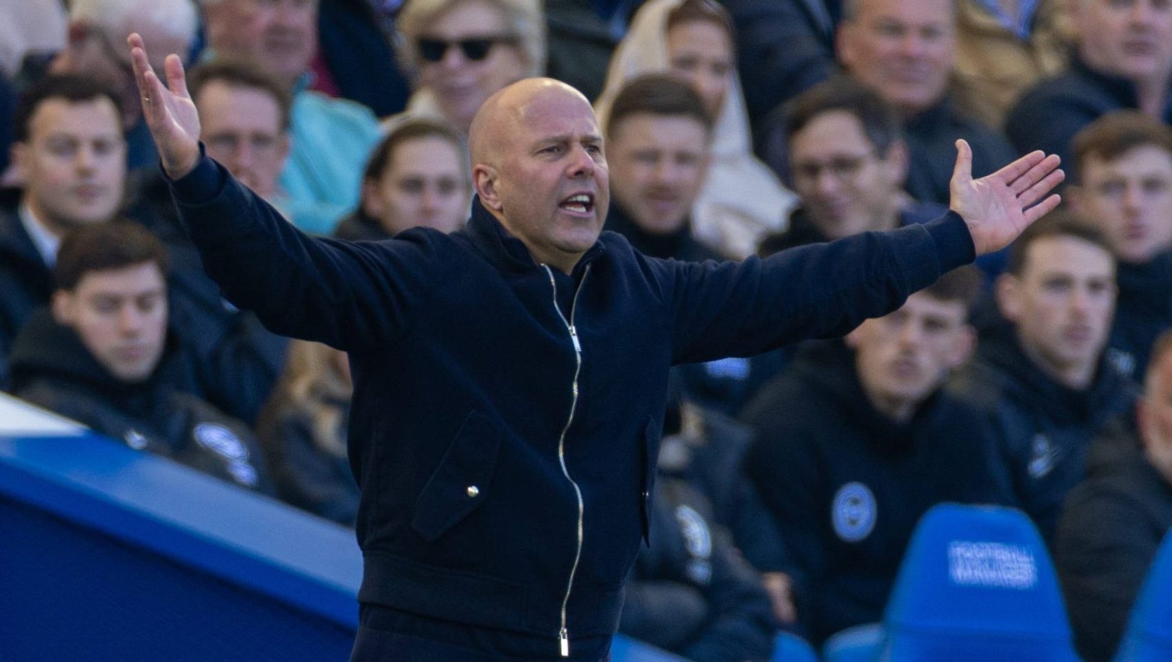 A Crise de Anfield: A Lógica do Liverpool em Xeque Após Derrota Crucial