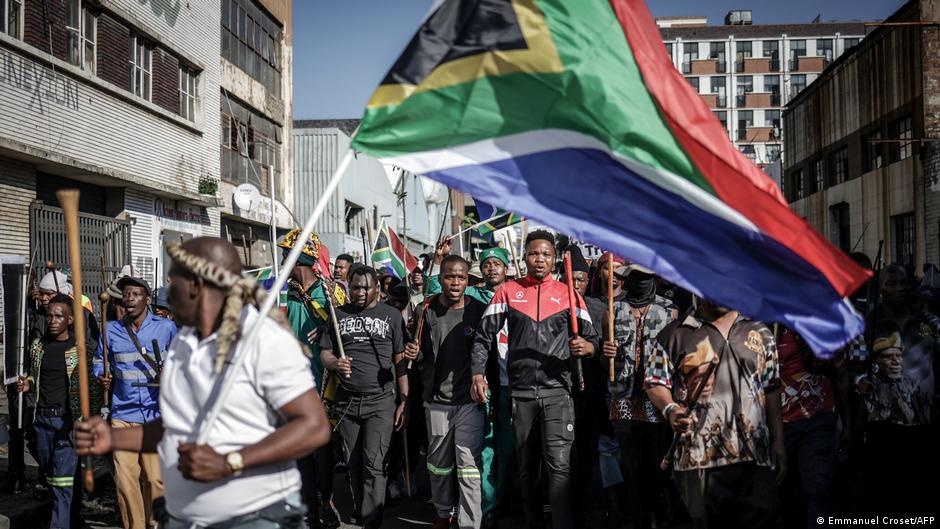 Ascensão da Xenofobia na África do Sul: O Drama dos Migrantes e as Consequências Regionais