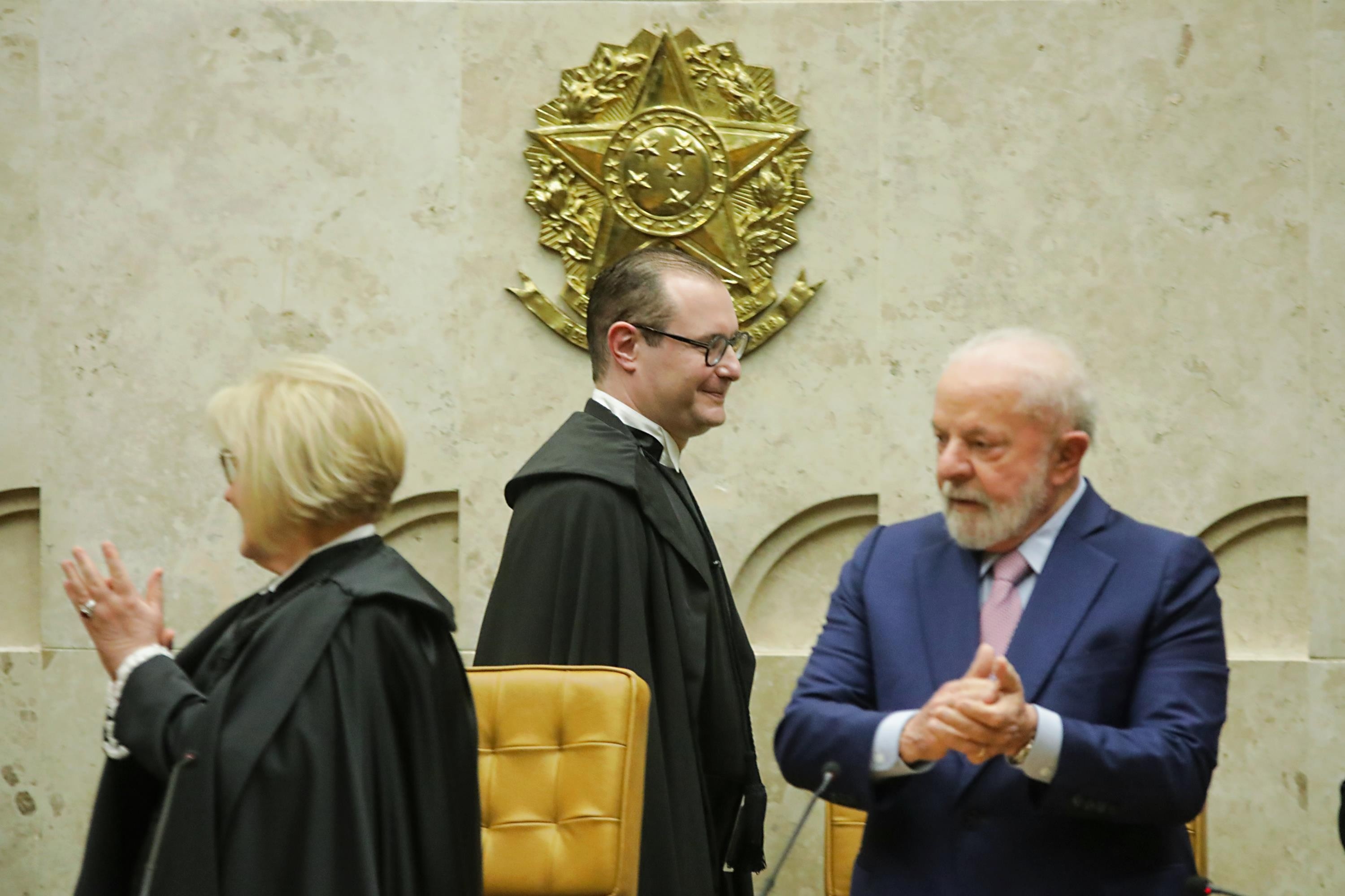 STF no Palco Eleitoral: O Redesenho Silencioso do Poder Judiciário Brasileiro
