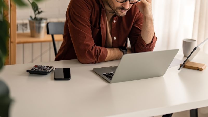 O Tic-Tac Fiscal nos EUA: Além dos Prazos, a Bússola da Saúde Financeira Global e Pessoal