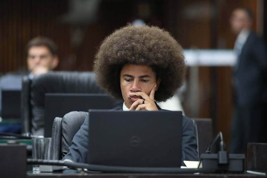 STJ Mantém Suspensão de Cassação no Paraná e Aprofunda Debate sobre Limites da Autonomia Legislativa
