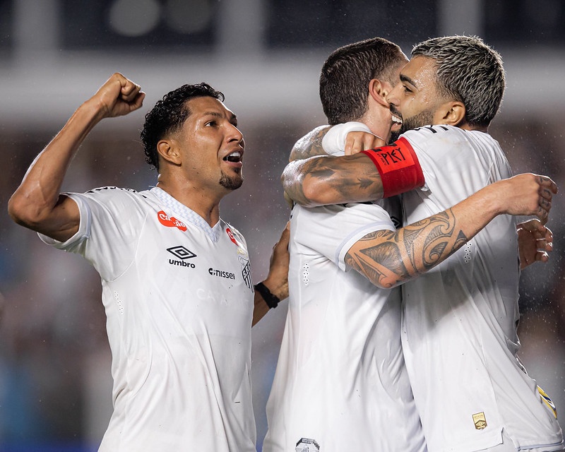 A Conexão Financeira Inesperada: Como um Jogo da Sul-Americana Movimenta Bilhões na Economia do Esporte