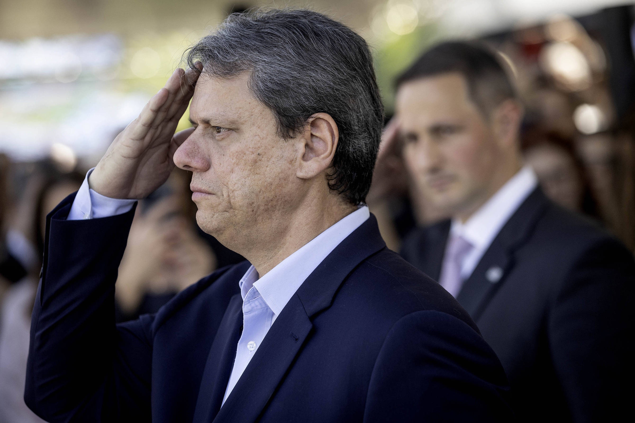 Hino Nacional Obrigatório em Escolas de SP: Uma Análise do Impacto Cívico e Pedagógico