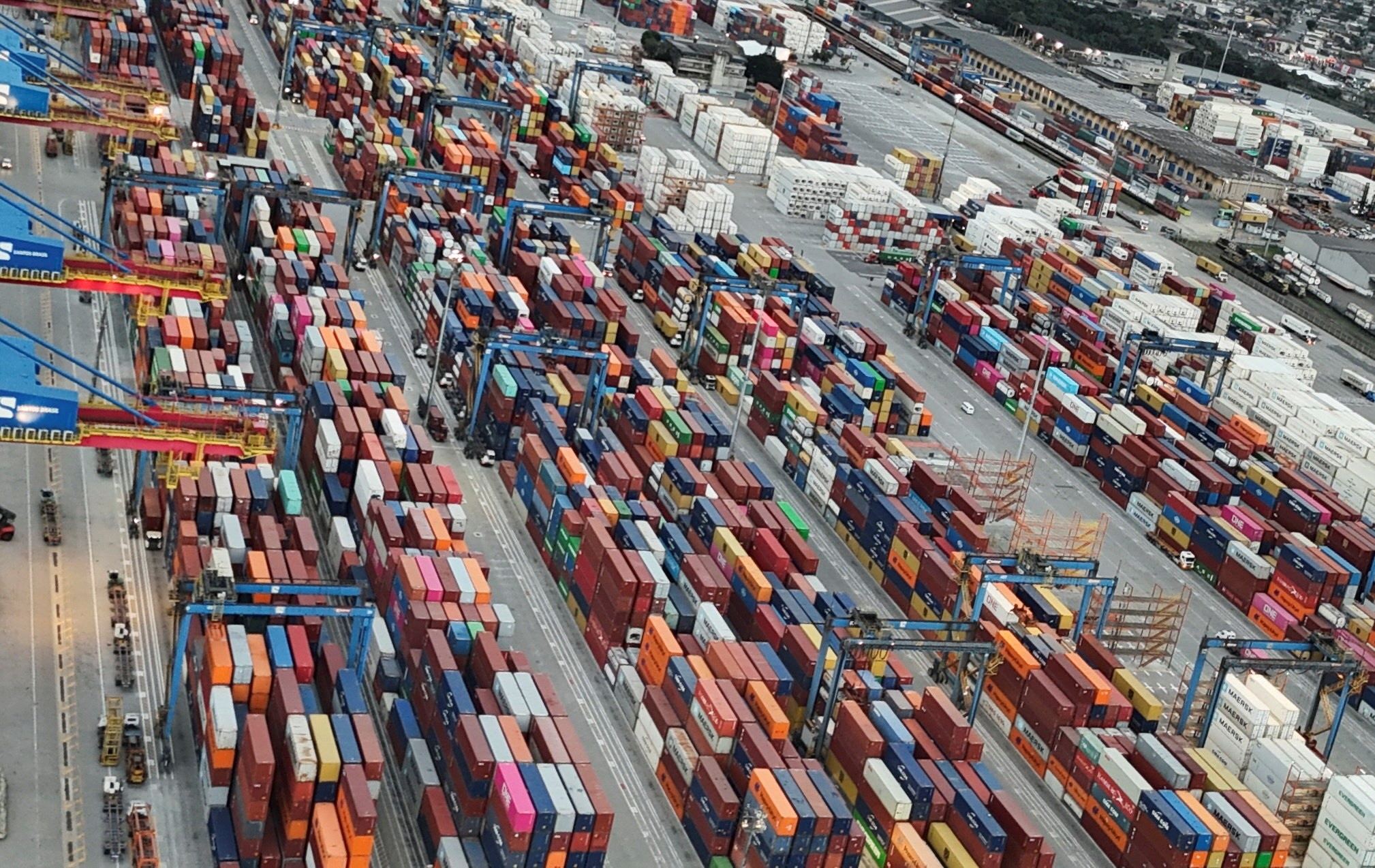 Escalada Protecionista: Como o Tarifaço dos EUA Redefine o Comércio Global e a Inovação Brasileira
