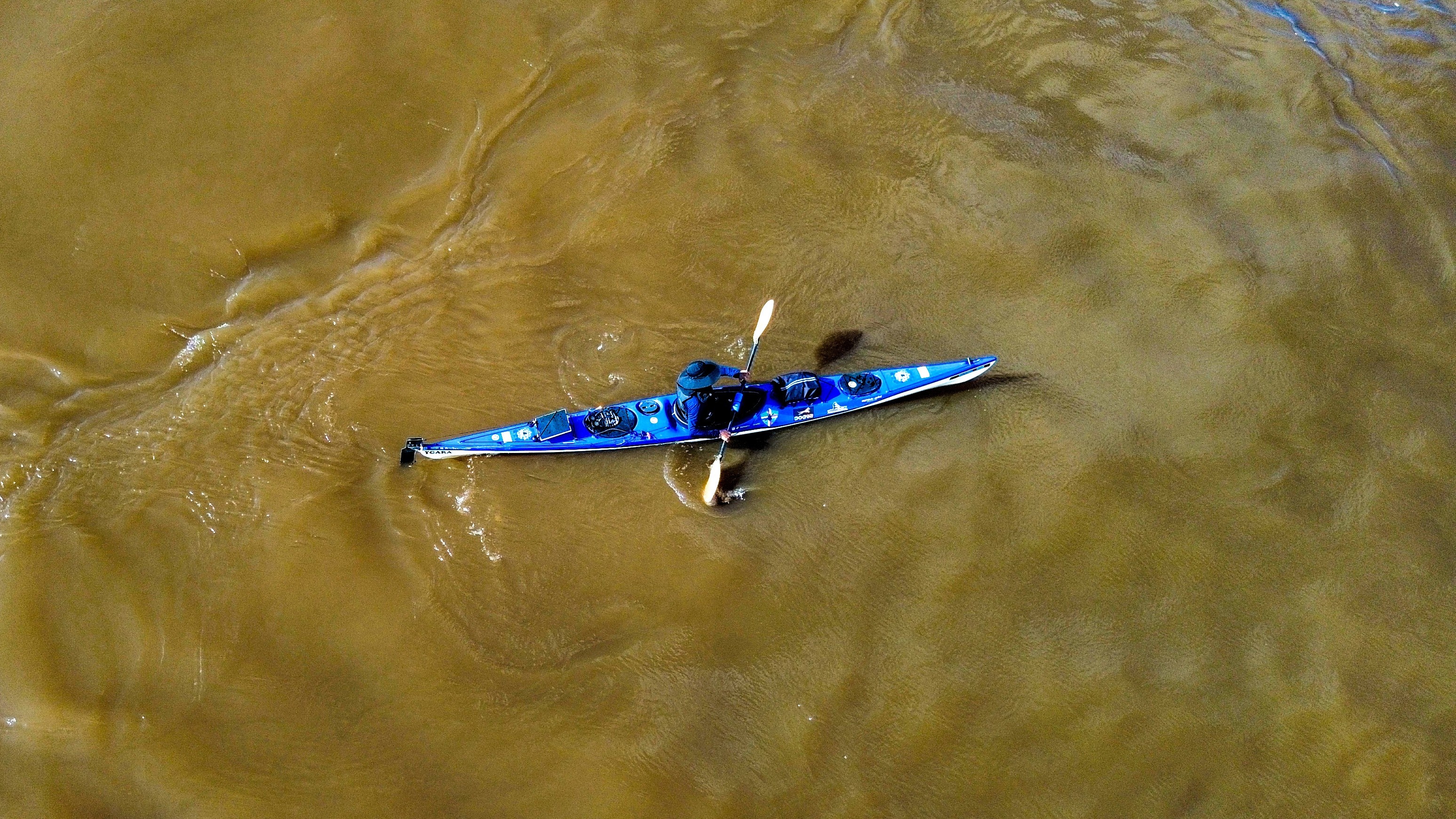 A Odisseia Fluvial à Parintins: Paixão Cultural e os Desafios da Conectividade Amazônica