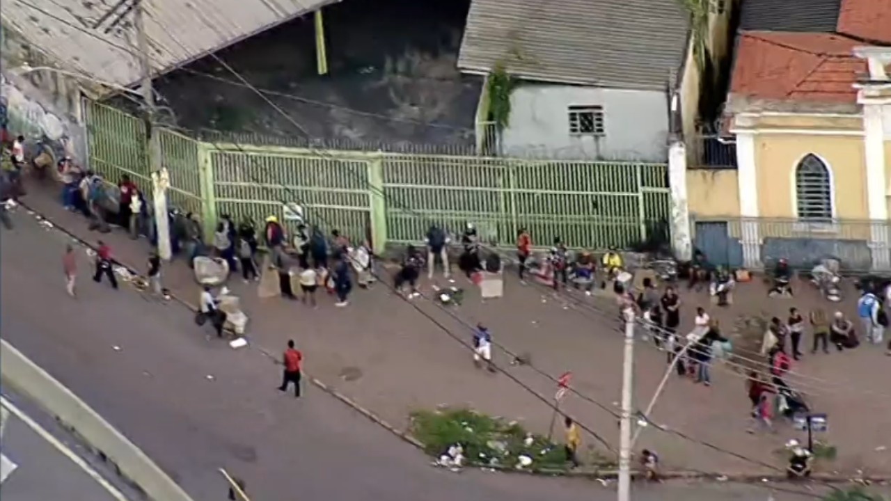 Além da Fila: O Impacto Socioeconômico da Tradição da Sexta-feira Santa em BH