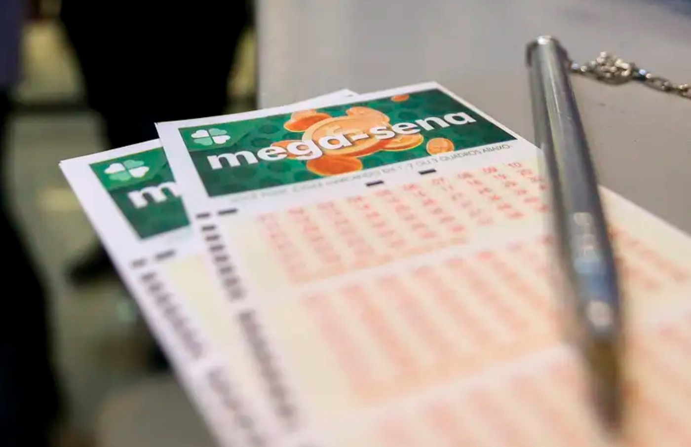 Mais do que vencedores: O impacto microeconômico das quinas da Mega-Sena no Paraná