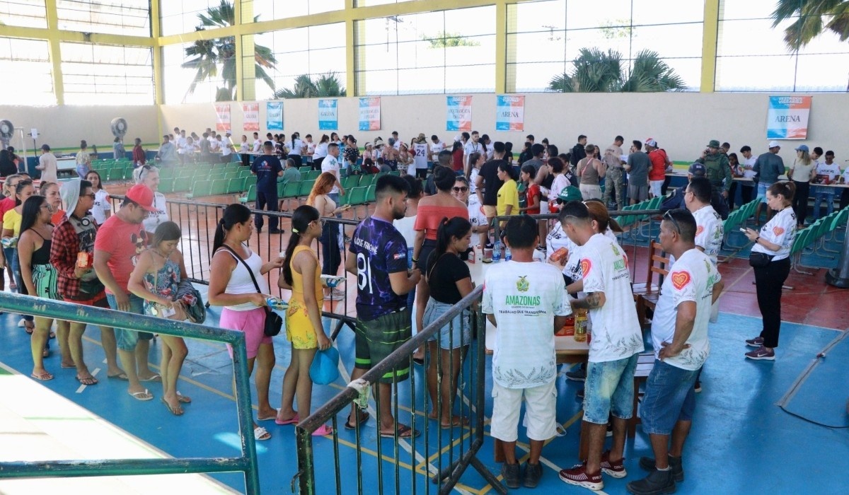 Parintins 2026: A Conexão Profunda Entre a Festa dos Visitantes e o Alívio Social no Amazonas