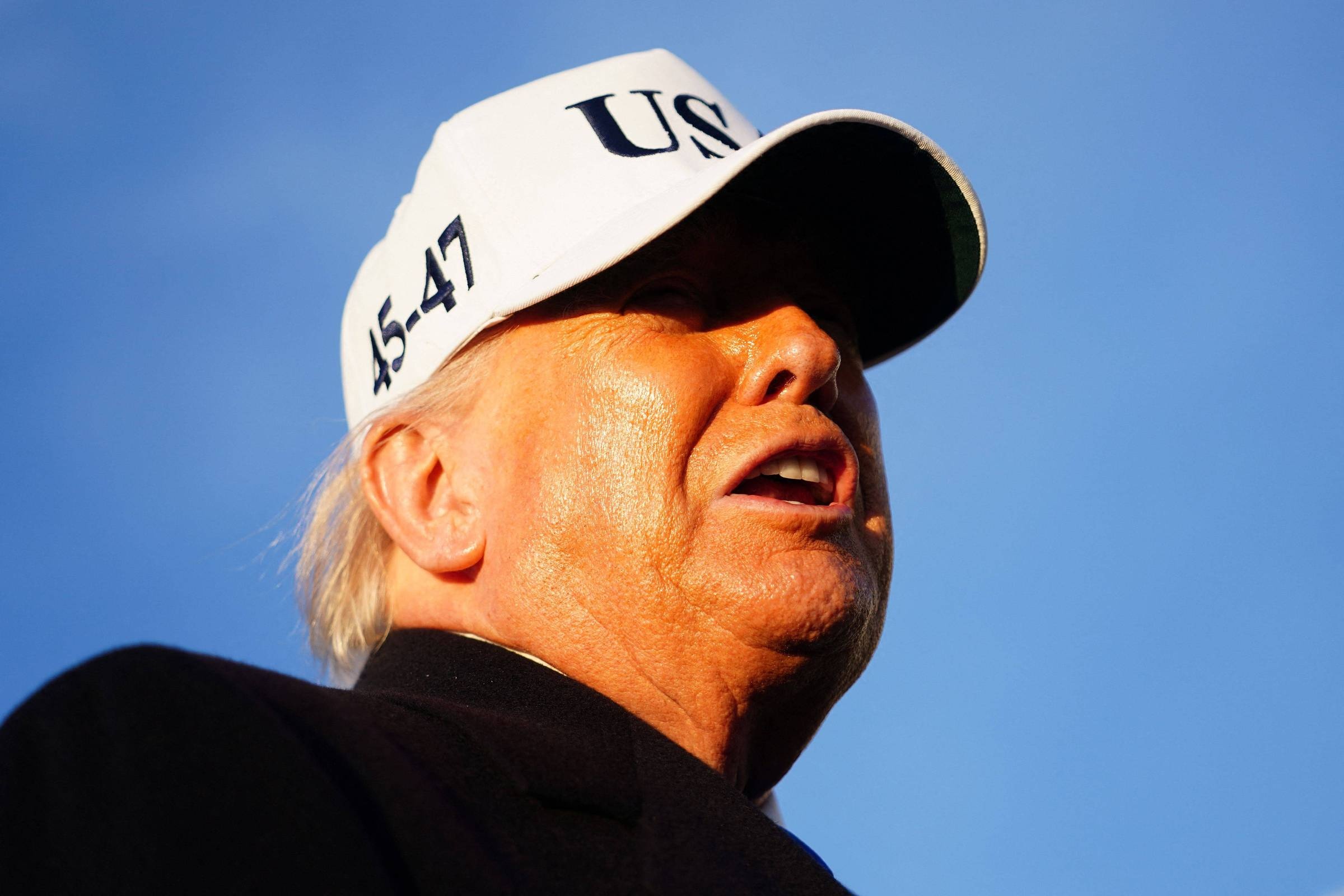 Escalada Geopolítica: A Retórica de Trump e o Estreito de Hormuz sob Risco Global