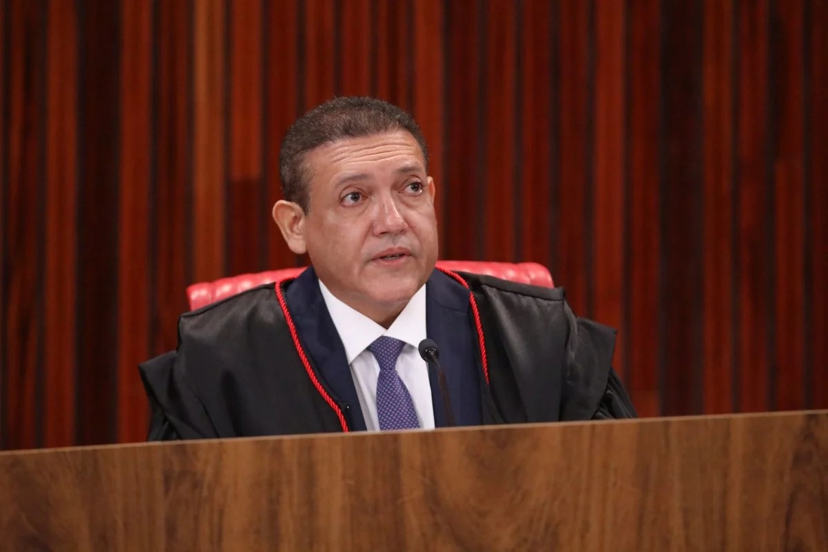 TSE Avalia Bloqueio de Pesquisa: Os Limites da Metodologia e a Intervenção Judicial na Percepção Eleitoral