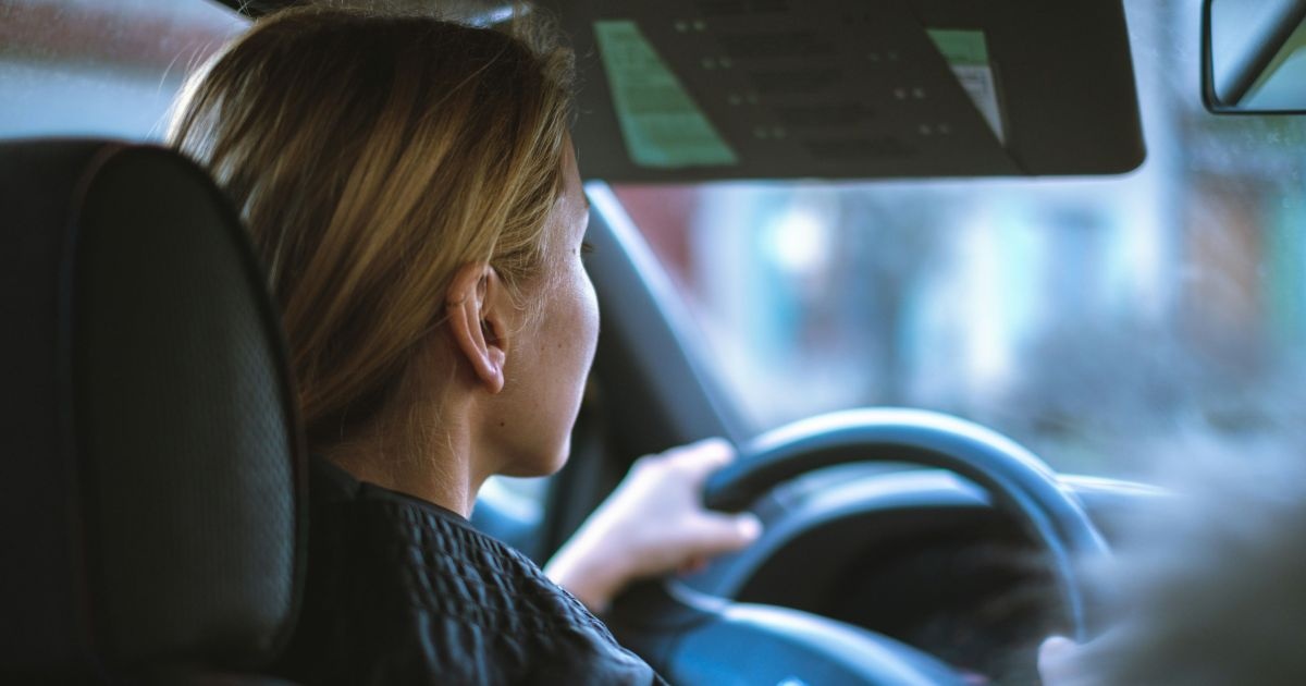 Uber Lança Recurso 'Mulher': Uma Análise da Segurança e Mercado na Mobilidade Urbana