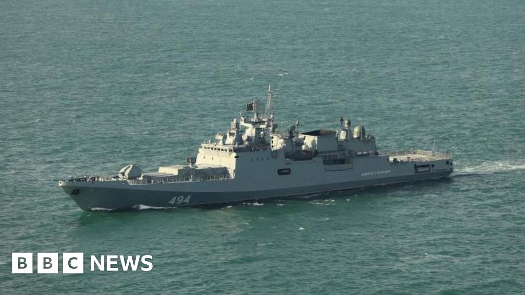 Tensão no Canal: Navio Russo Dispara Perto de Iate Britânico, Expondo Riscos Geopolíticos