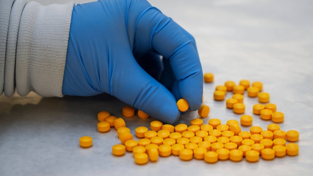 Confronto EUA-China em Viena: Ameaças Globais do Fentanil e a Geopolítica das Commodities Essenciais