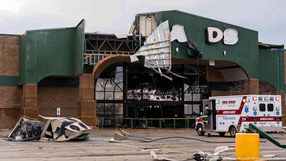 Tornados Devastam EUA: Além da Tragédia, um Sinal de Mudanças Climáticas e Desafios Globais