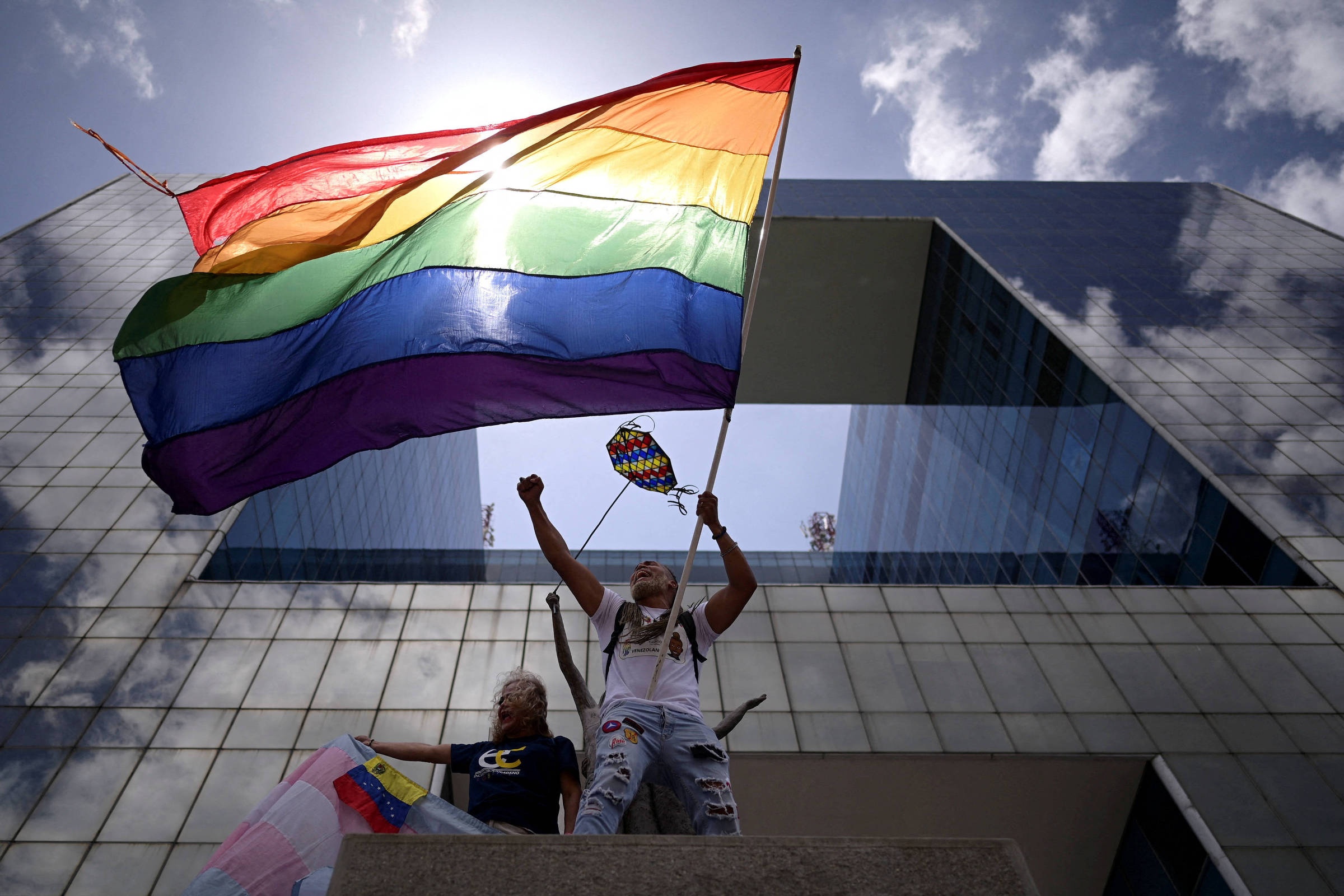 Venezuela: A Repressão Velada e o Retrocesso nos Direitos LGBTQIA+
