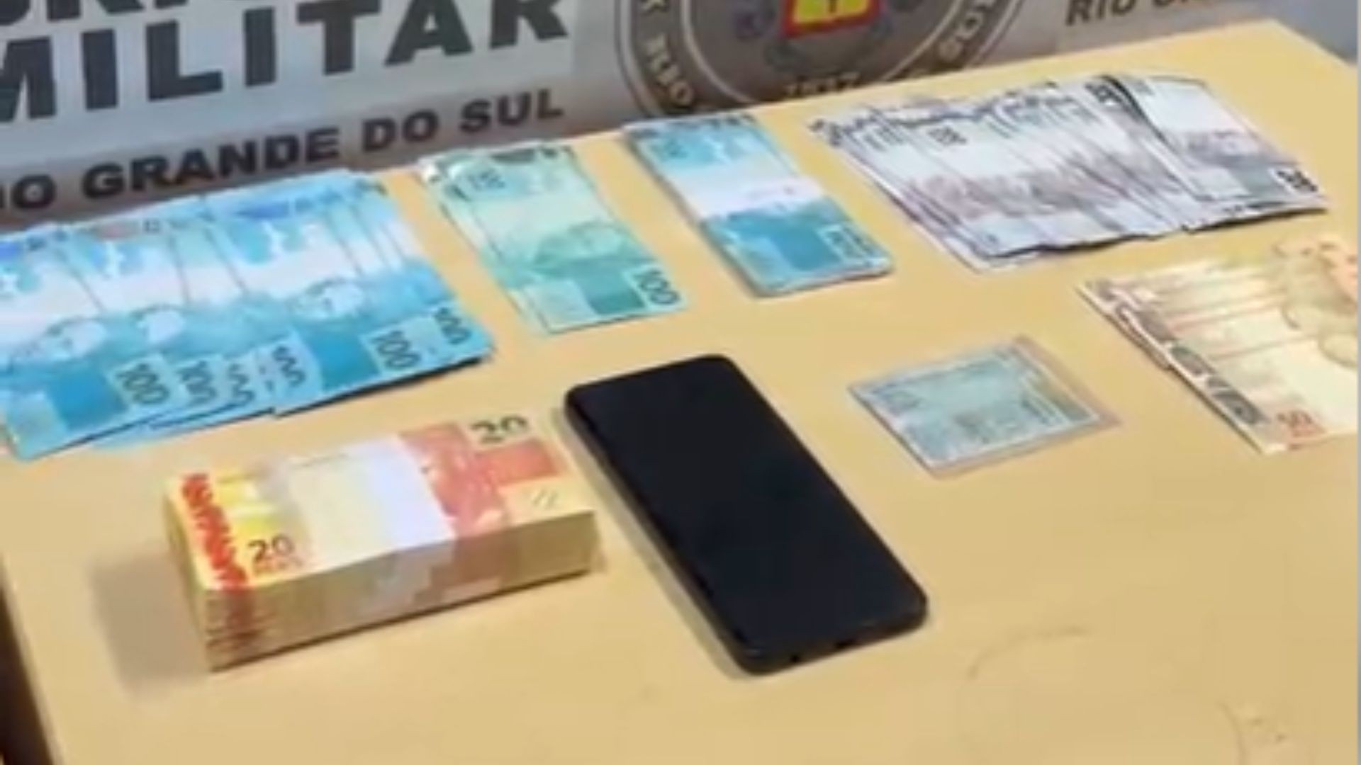 Apreensão de R$ 30 Mil em Dinheiro Falso em Tramandaí: Um Alerta para a Economia Regional