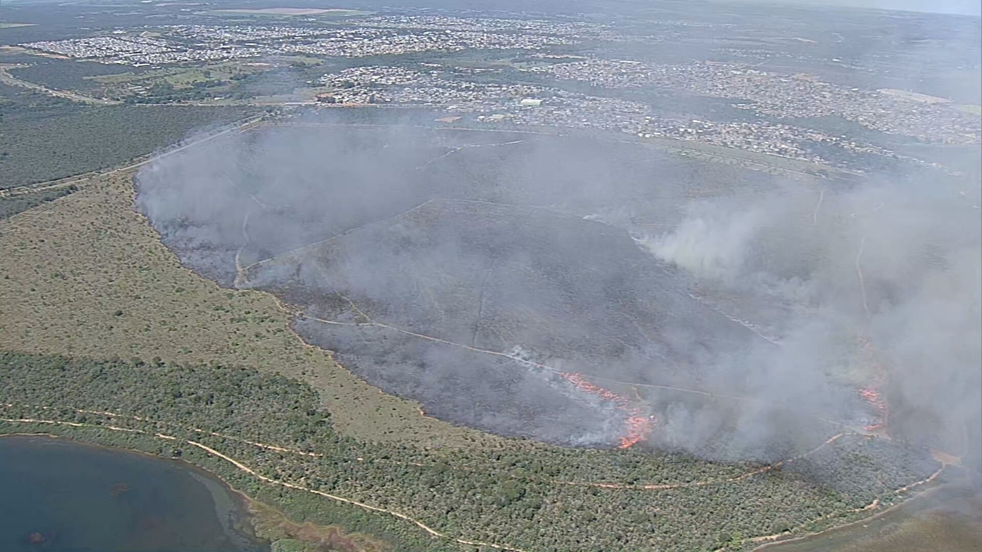 Incêndio em Águas Emendadas: A Complexa Balança entre Manejo Ambiental e Segurança Urbana no DF