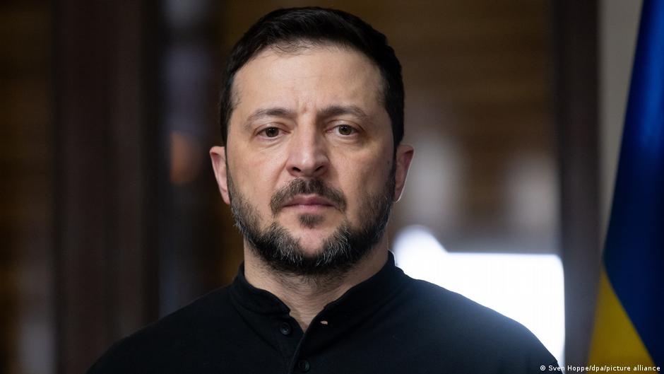 Ucrânia em Xeque: A Profunda Reconfiguração Governamental de Zelenskyy e Seus Efeitos Globais