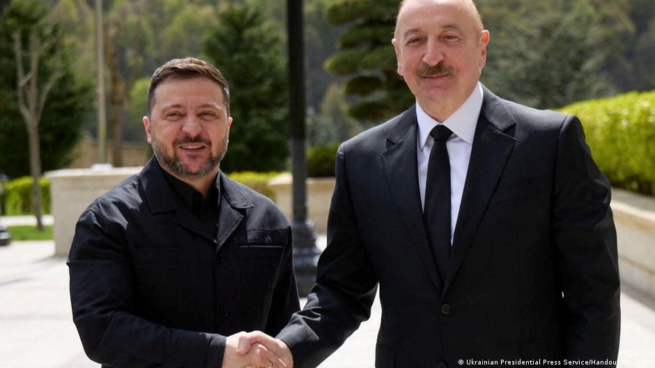A Encruzilhada da Guerra na Ucrânia: Diálogo em Azerbaidjão e a Perigosa Escalada sobre a OTAN